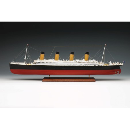 AMATI 1606 Titanic 1:250