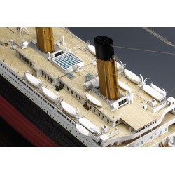 AMATI 1606 Titanic 1:250
