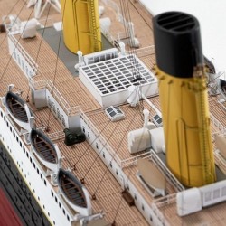 AMATI 1606 Titanic 1:250
