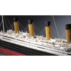 AMATI 1606 Titanic 1:250