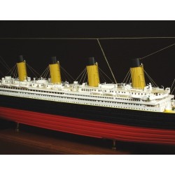 AMATI 1606 Titanic 1:250