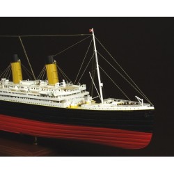 AMATI 1606 Titanic 1:250