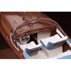 Runabout (tipo Aquarama) 1:10 (in legno)