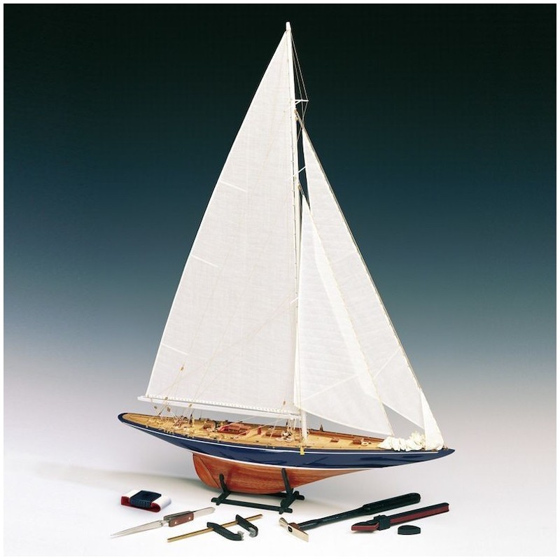 Endeavour madera con herramientas 1:80