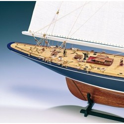 Endeavour madera con herramientas 1:80