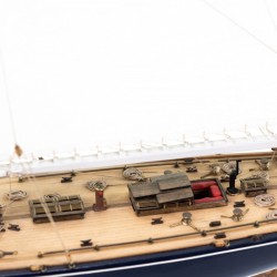 Endeavour 1:35