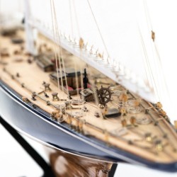 Endeavour 1:35