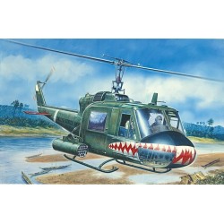 UH-1C GUNSHIP ITALERI 050